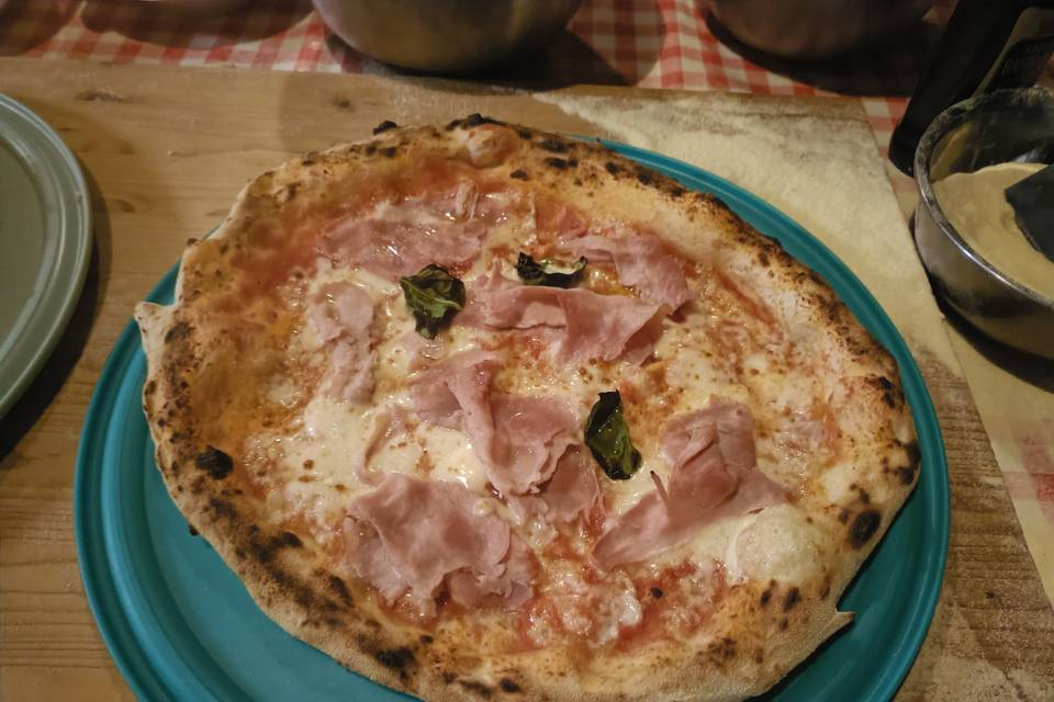 Pizza prosciuto