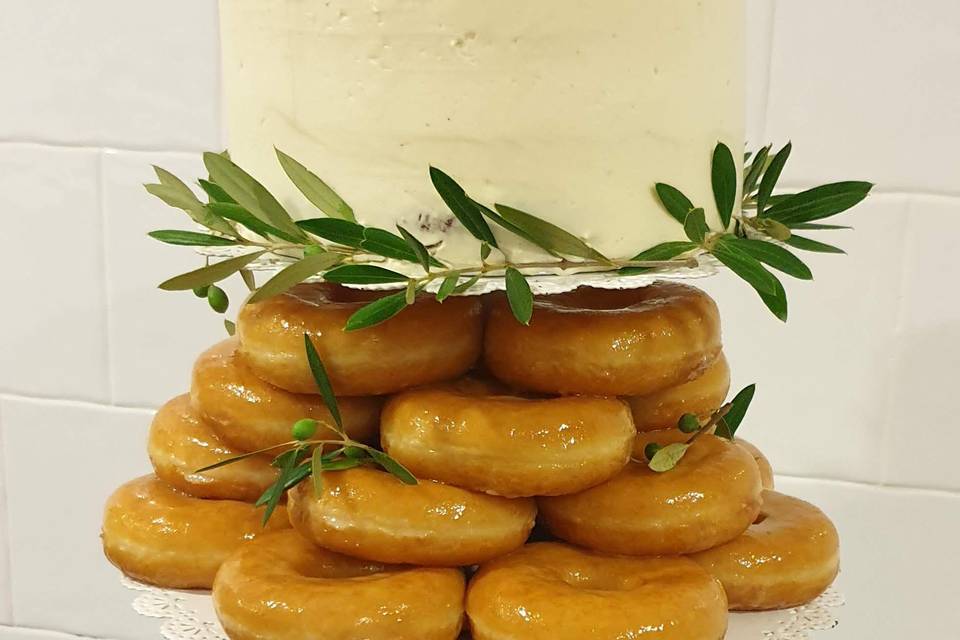 Tarta de boda torre donuts.