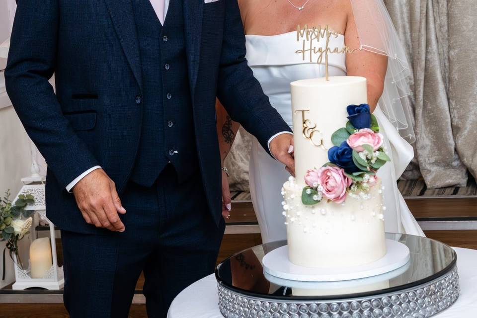 Cake cut