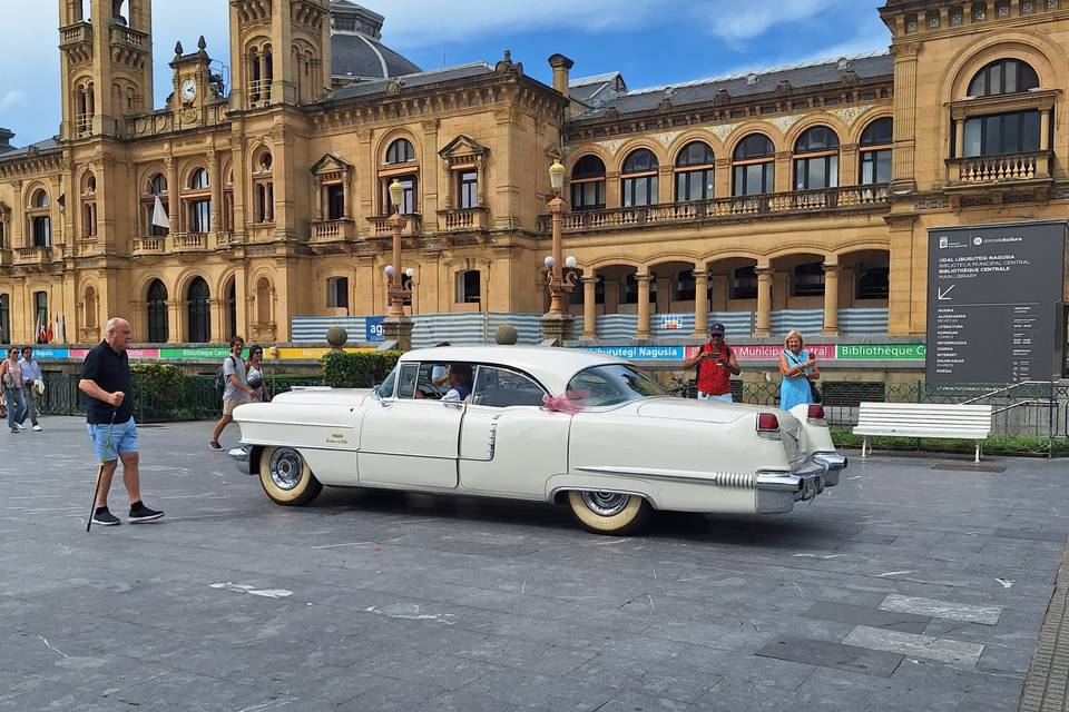 Cadillac Serie 62 Sedan De Vil