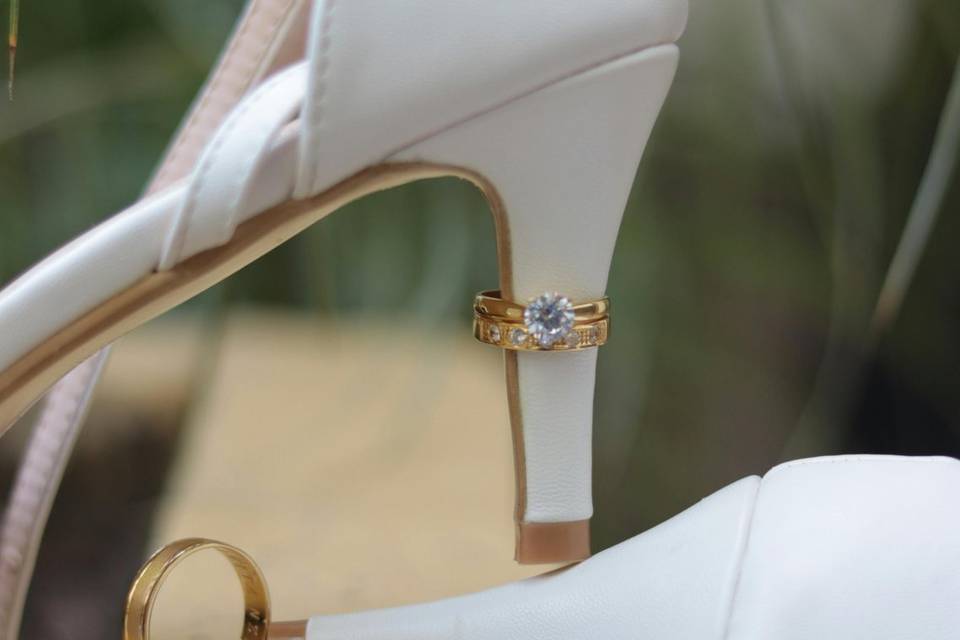 TACONES