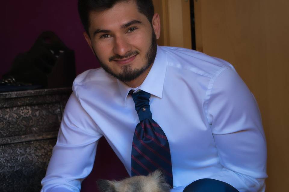 Novio la casa con su perro