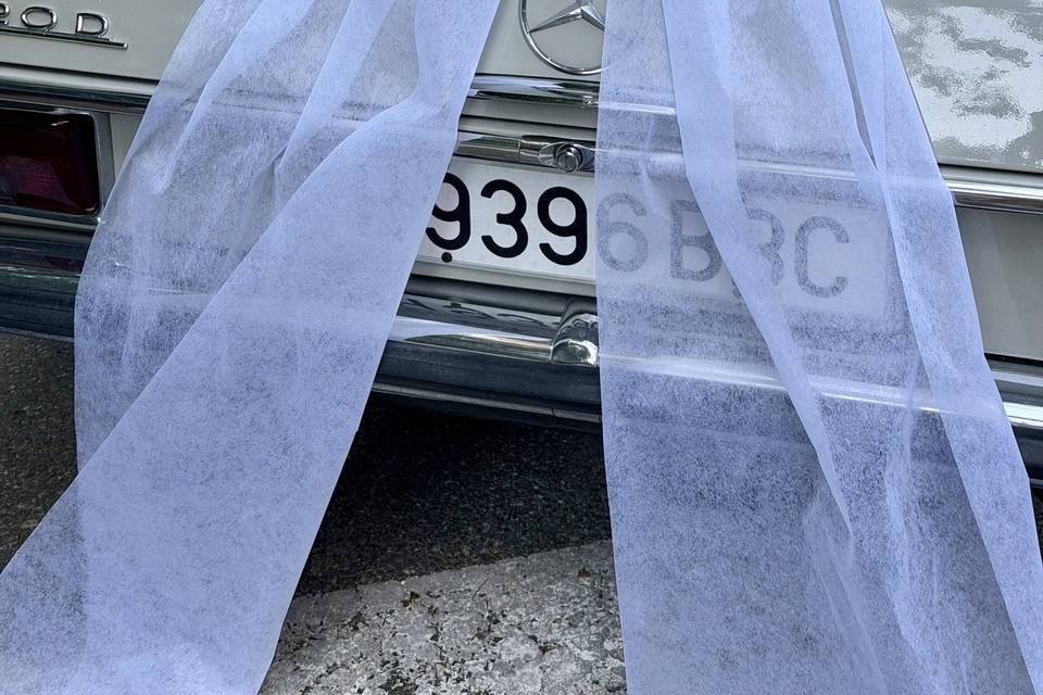 Mercedes-Benz 220