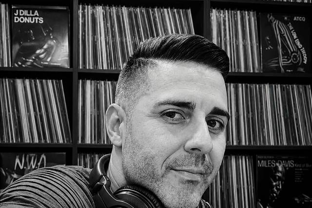 DJ SAM KNOX
