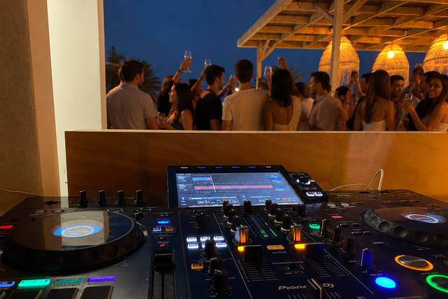 DJ Sam Knox