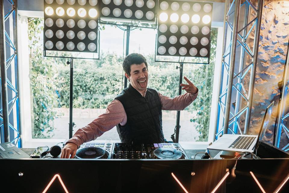 Dj Víctor