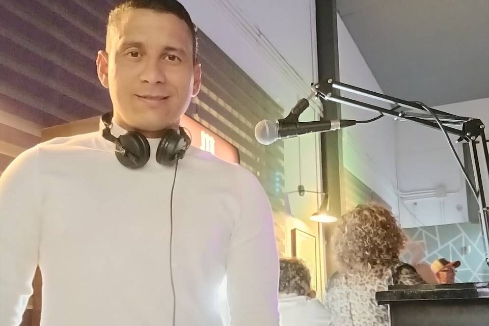 Presentación en Bar.