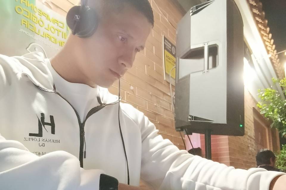DJ Profesional