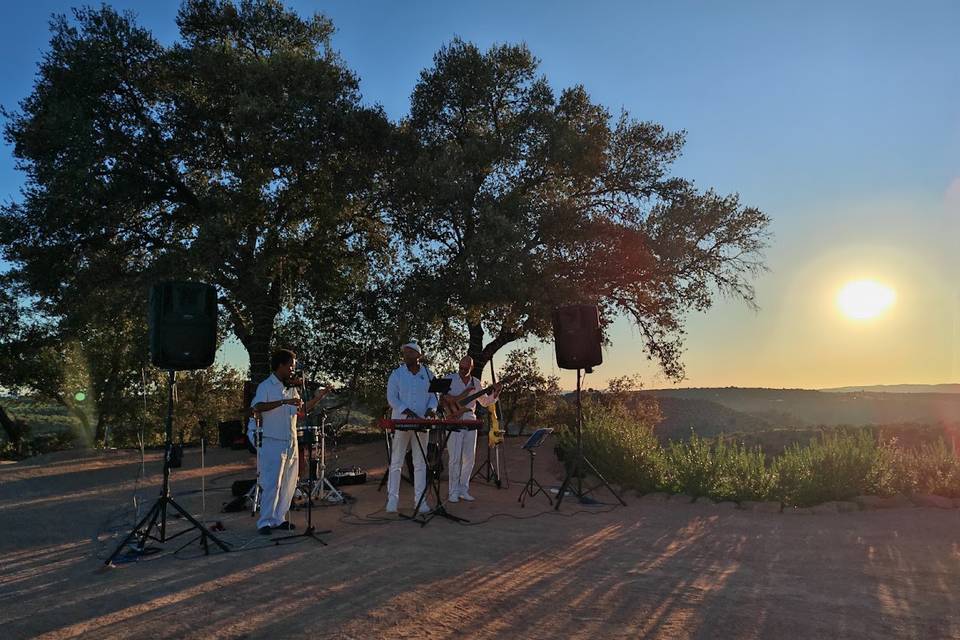 Grupo cubano coctel atardecer