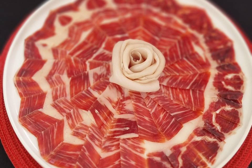 Plato de jamón con formas