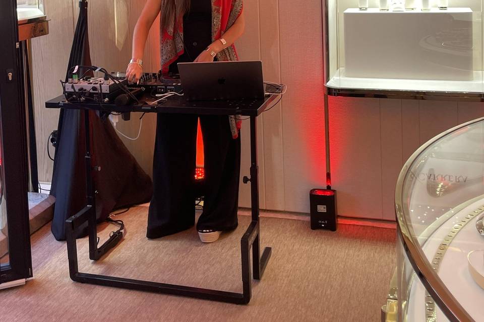 Dj en Joyería Carrera Banús