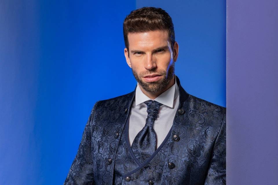 Traje brocado cuello mao