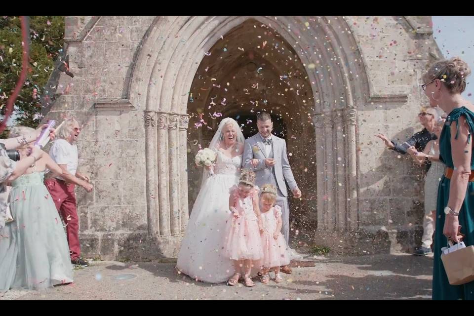 Salida de los novios