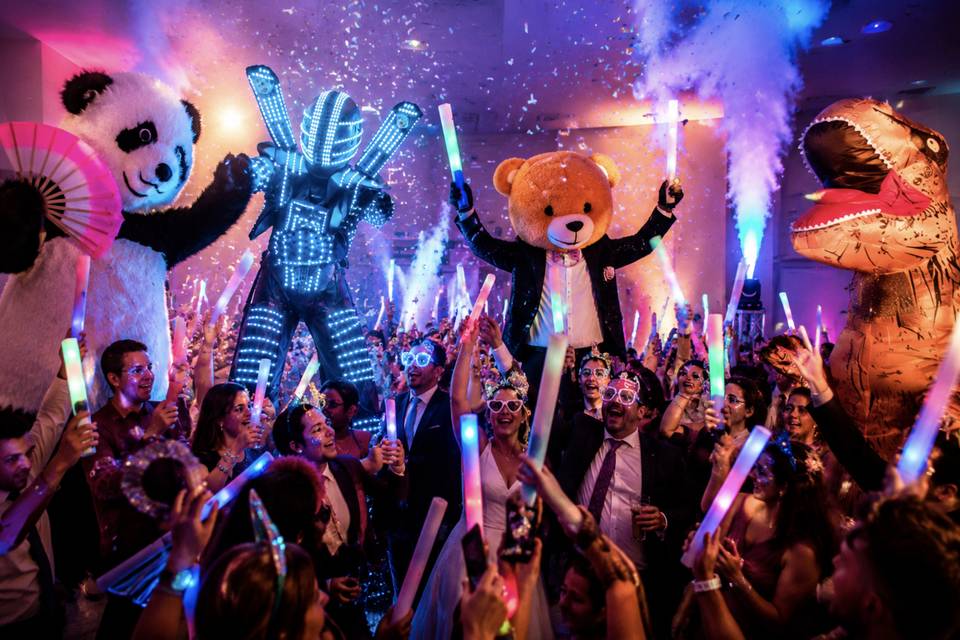 Hora Show Party