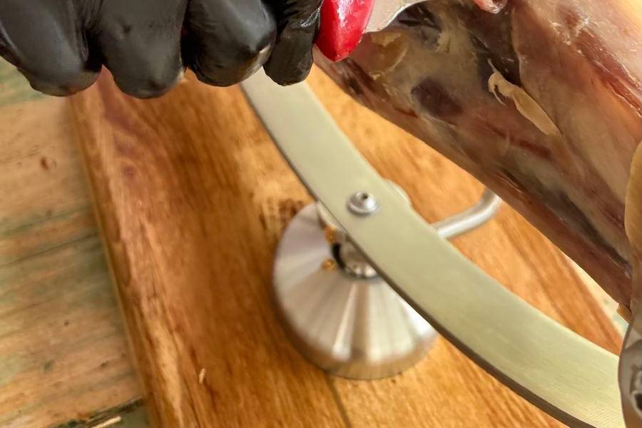 Cortando Jamón