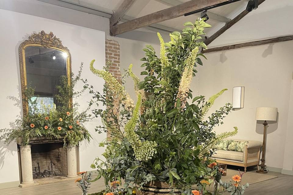 Decoración floral y frutal