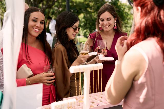 Invitadas en charm bar
