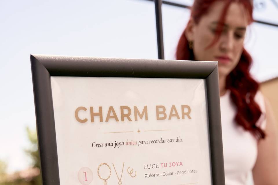 Pasos charm bar