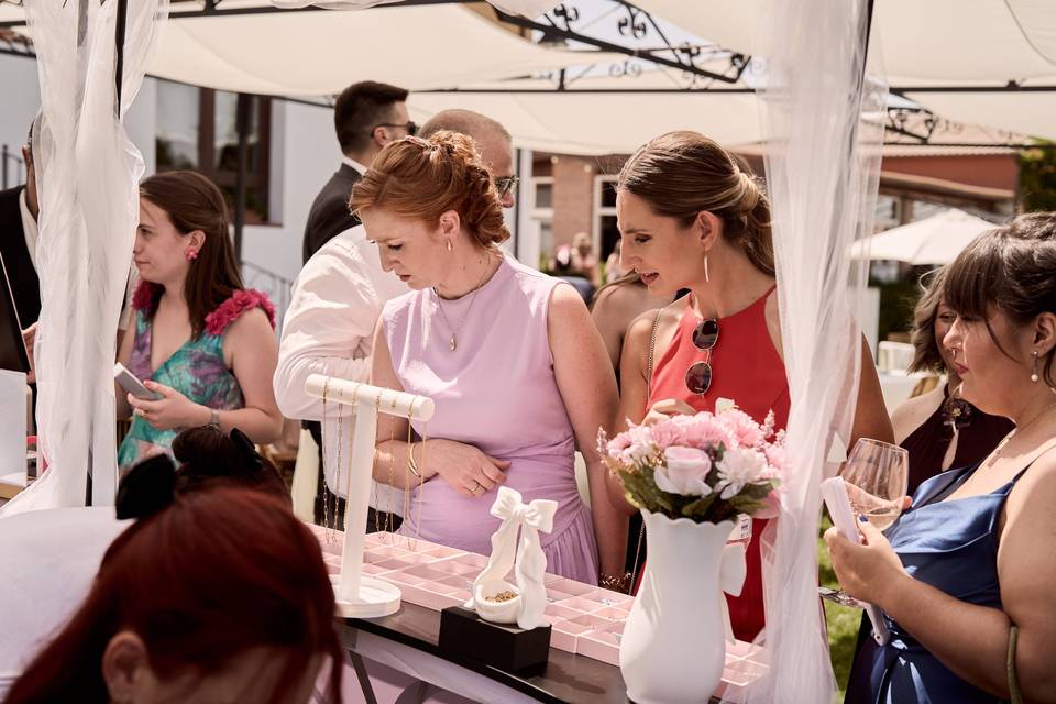 Experiencia Charm Bar