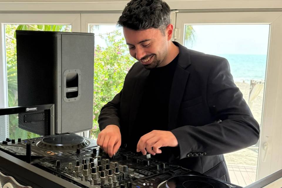 DJ Dani Hernandez Tempo