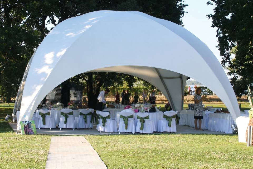 Banquete en jardín privado