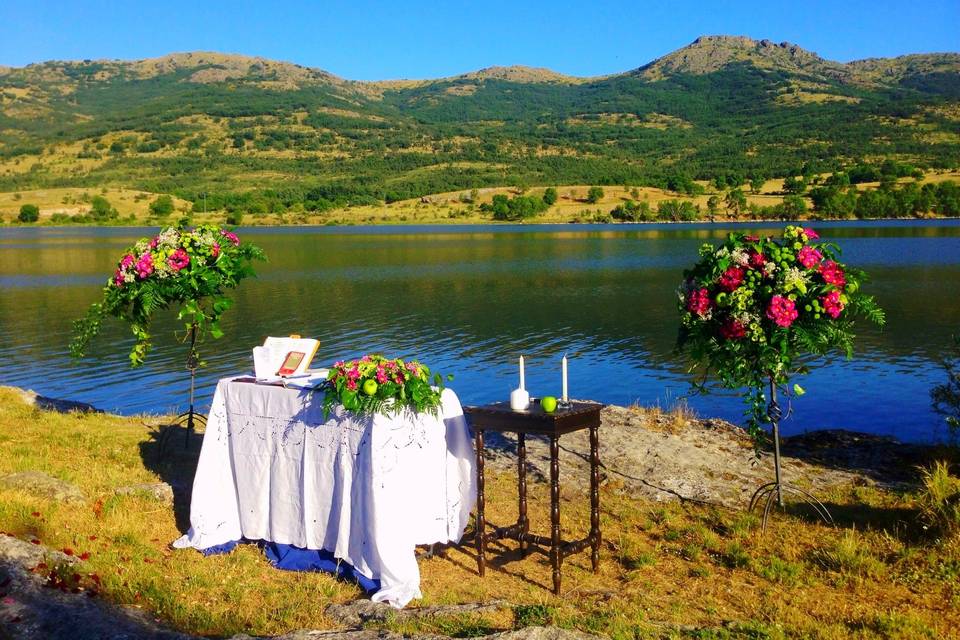 Ceremonia en el embalse