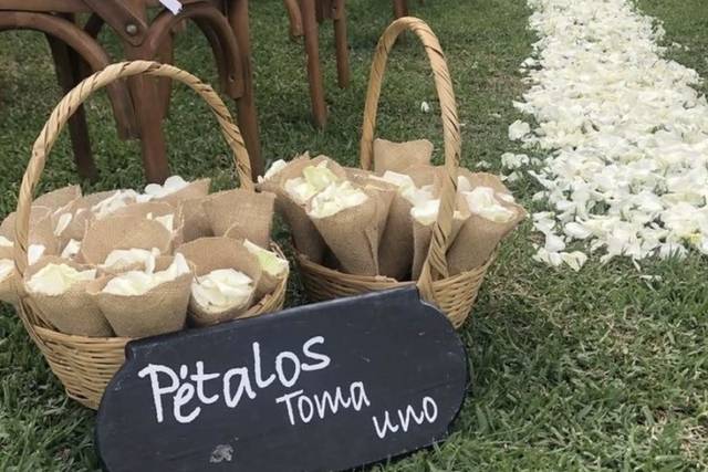 Cestas de pétalos