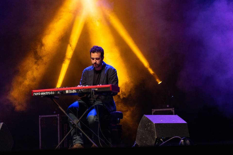 Concierto en escenario