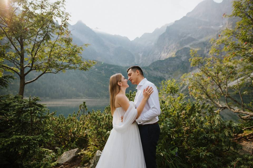 Boda cerca del lago