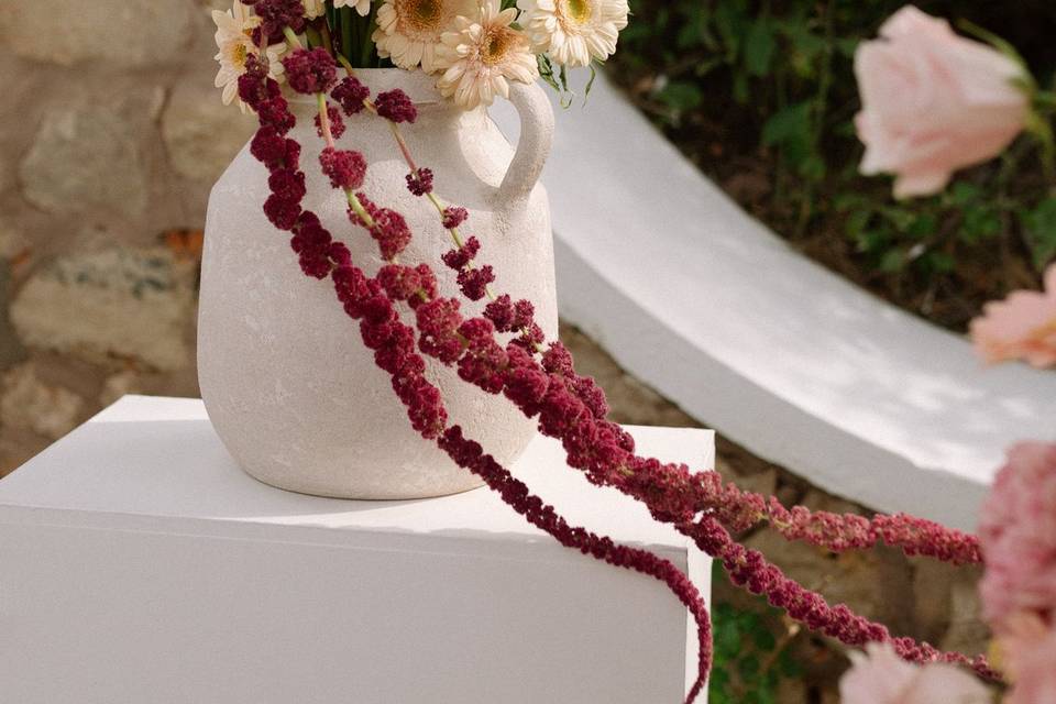 Arreglo floral en ceremonia
