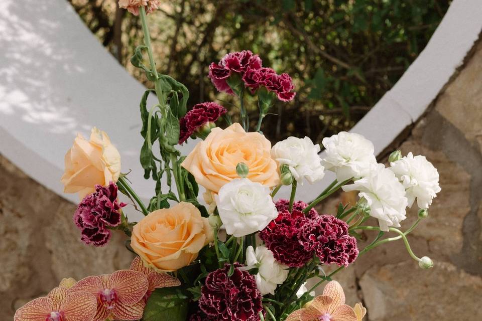 Arreglo floral en ceremonia
