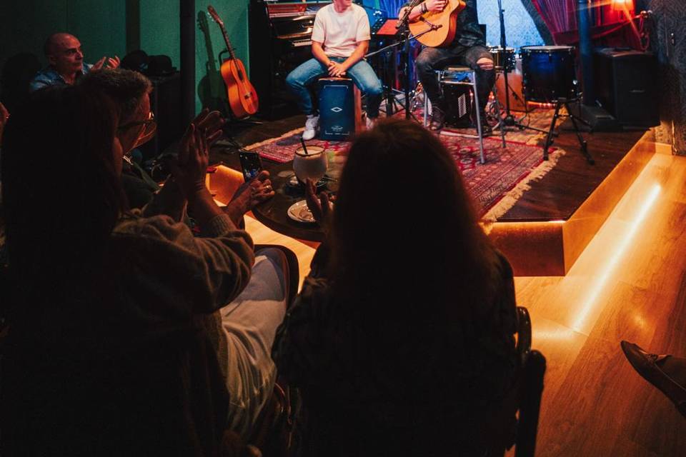 Gabino y Álvaro tocando